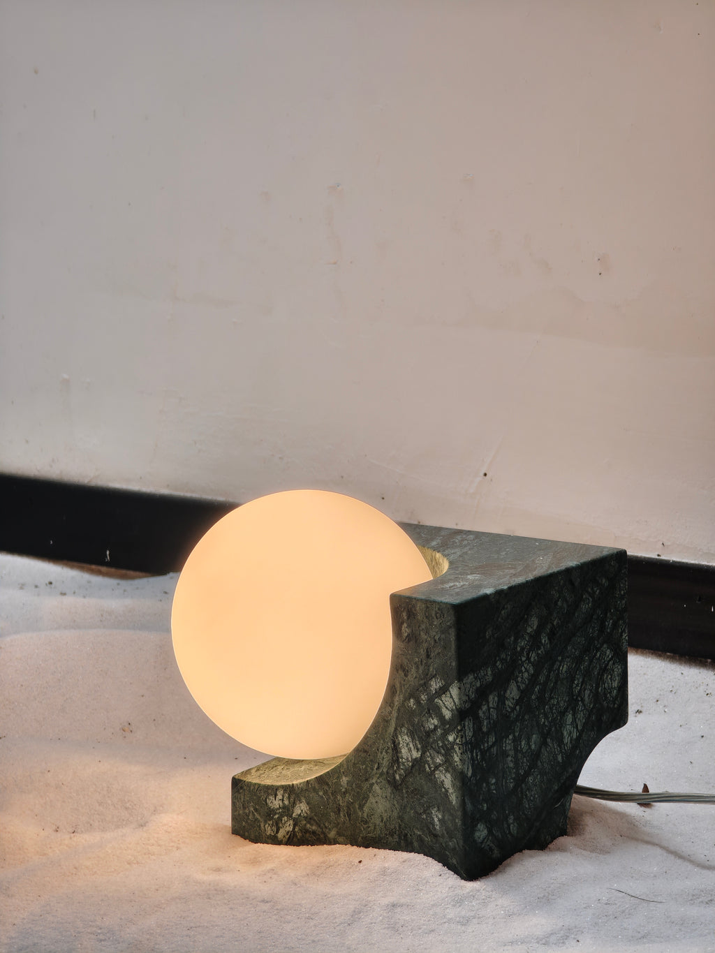 FULLMOON TABLE LAMP 160