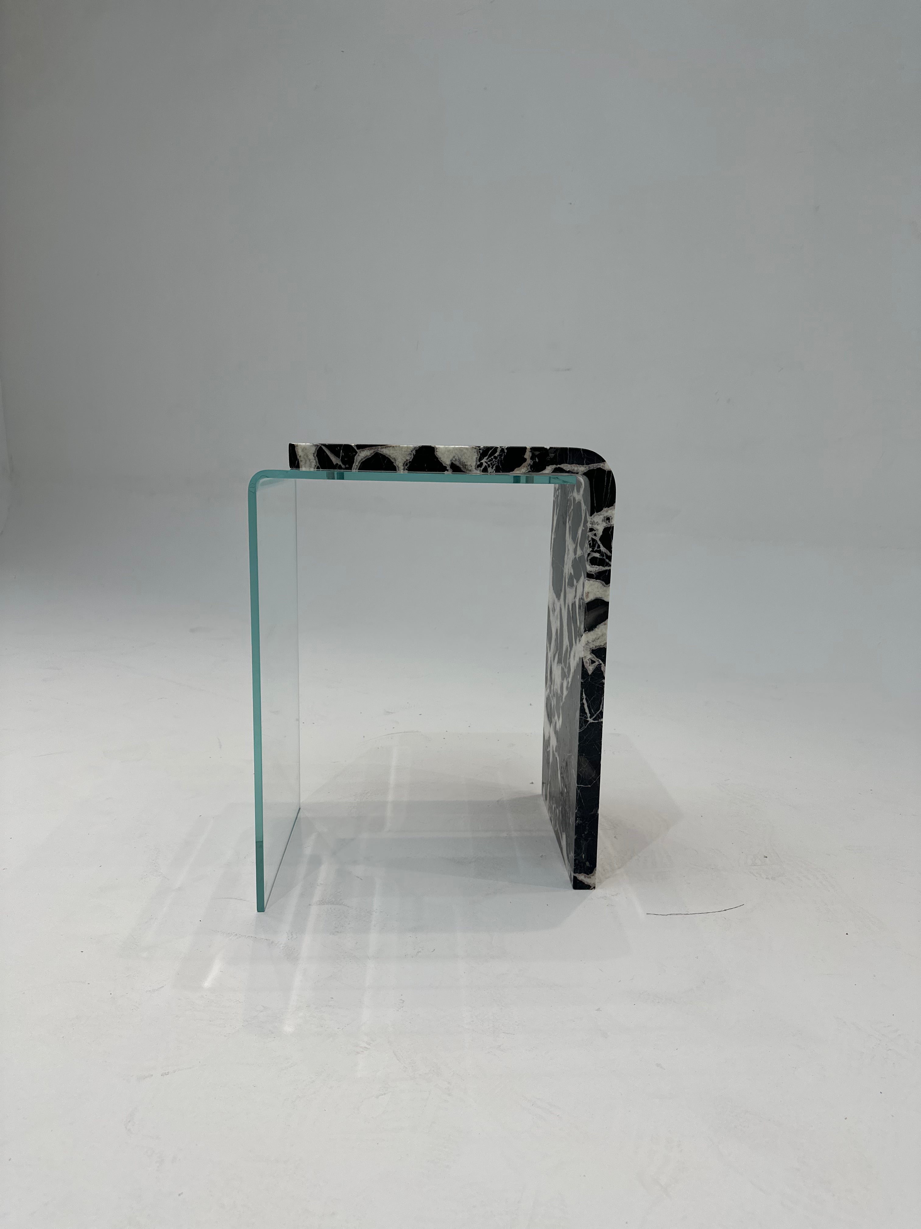 REFLECTION SIDE TABLE 001